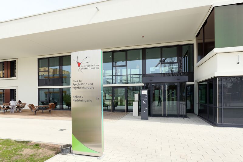 Datei:Psychiatrie Fürth April 2022 7.jpg