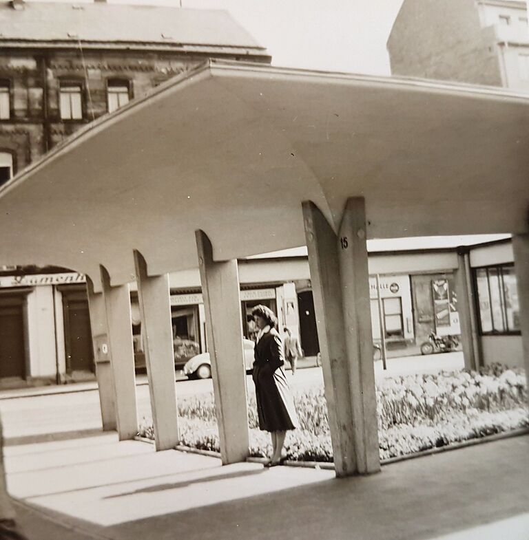 Wartehalle 01051957.jpg