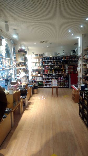 Datei:Weltladen Verkaufsraum 1.jpg