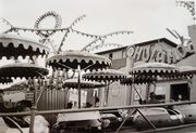 Kirchweih 1959 Fahrgeschäft Hulahoop.jpg
