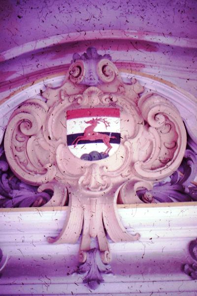 Datei:Bgf. Gemeindewappen Stuckrelief D 6226.JPG