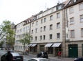 Das "Braune Haus", ehem. Sitz der <!--LINK'" 0:6--> in Fürth. Vereinfachter Wiederaufbau nach Kriegsschaden. Nr. 5 ebenfalls betroffen (links daneben)