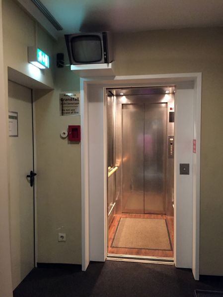 Datei:Grundig Suite 1.jpg