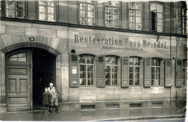 Datei:AK Restauration Casp Reindel ca 1920.jpg