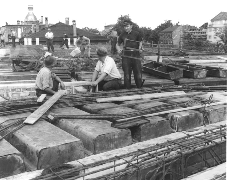 Datei:Königswarterstr. 28 Dacharbeiten.jpg