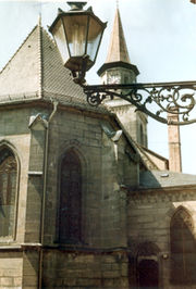 Michaeliskirsche mit Straßenlampe 1974 img908.jpg