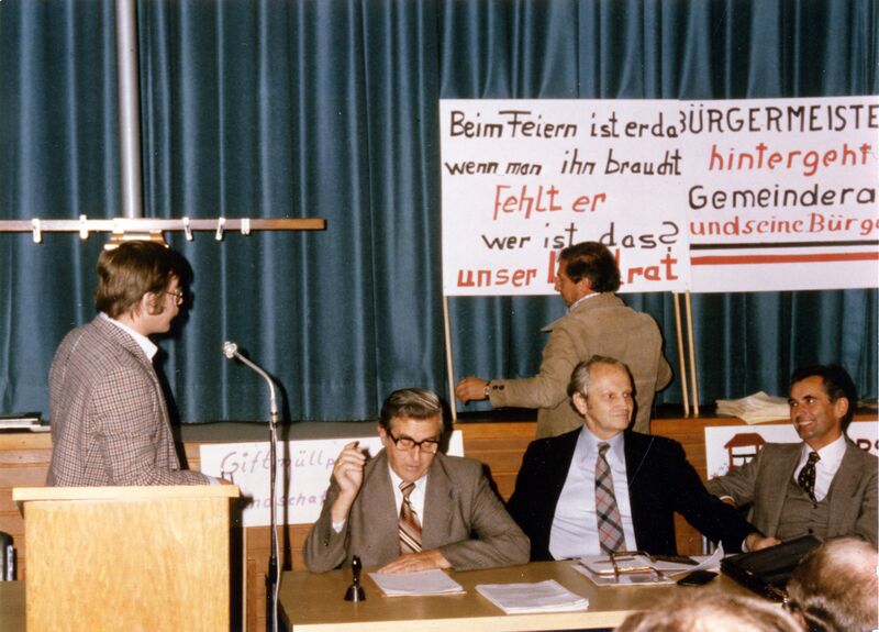 Datei:NL 16-127-56 Scherzer Bürgerversammlung Raindorf SMM 24 Okt 1979.jpg