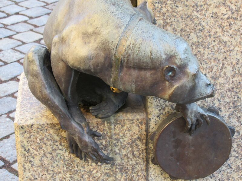 Datei:Gauklerbrunnen 2026 Tier-Details 4.JPG