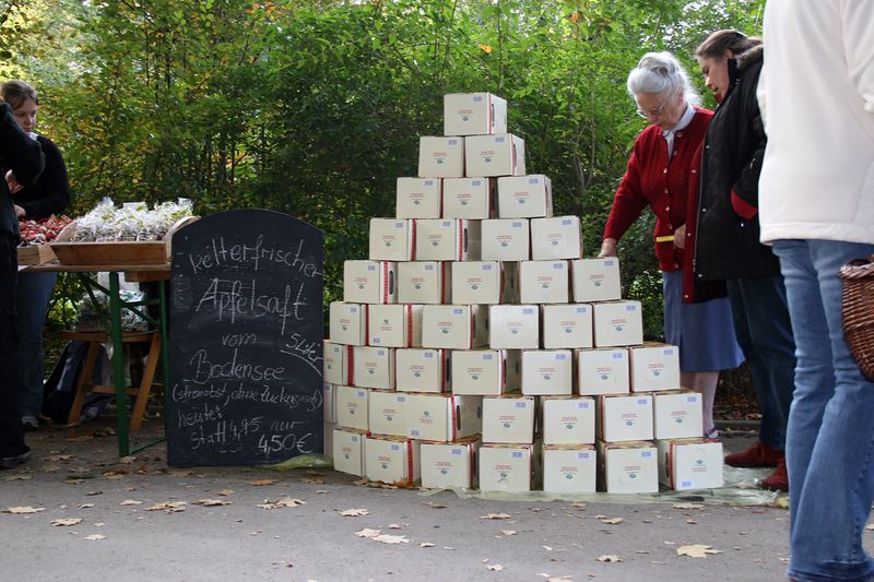 Datei:Apfelmarkt 2006 26.jpg