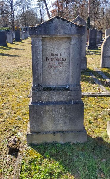 Datei:Grabstein Fritz Midas.jpg