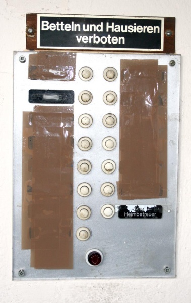 Datei:Kinderspital Klingel.jpg