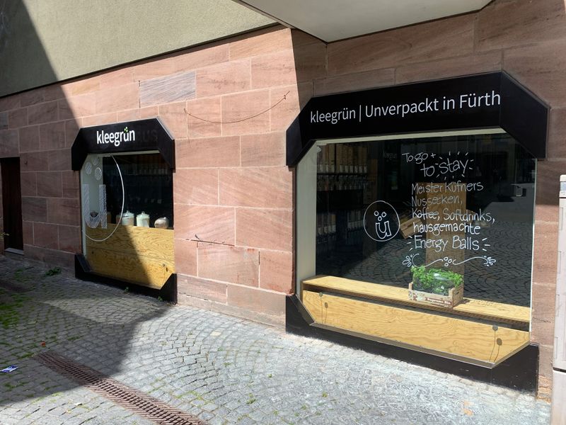 Datei:Kleegrün unverpackt Mai 2020 2.jpg