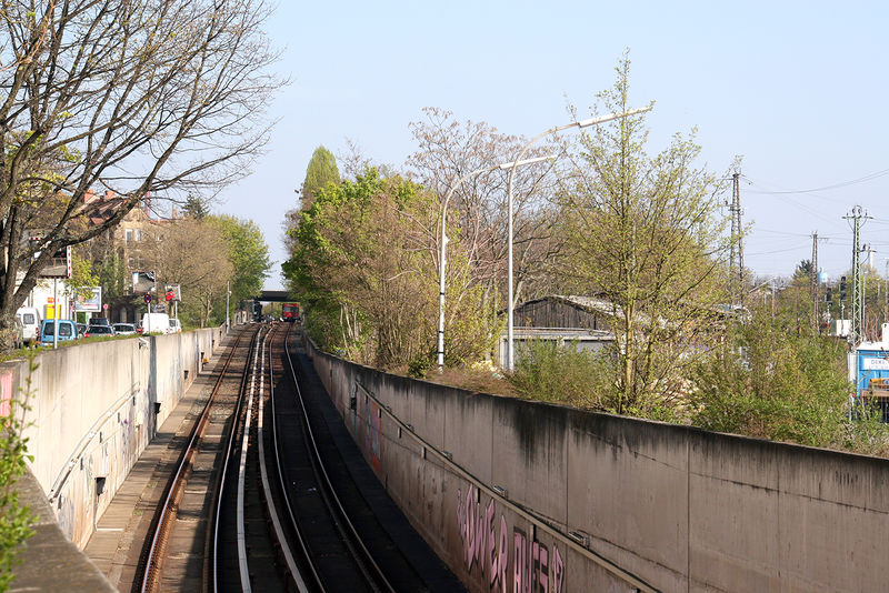 Datei:U-Bahn Stadtgrenze.jpg