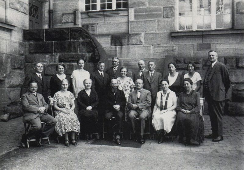 Datei:HLG Lehrerkollegium 1925 Kissinger.jpg