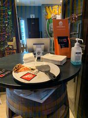 ToGO Pizza mit Sterilium April 2020.jpg