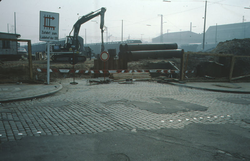 Datei:U-Bahn Vorarbeiten Gebhardtstraße 8.jpg