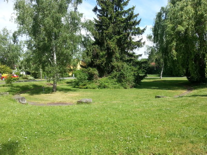 Datei:Villa Wahnsinn Teich II.jpg