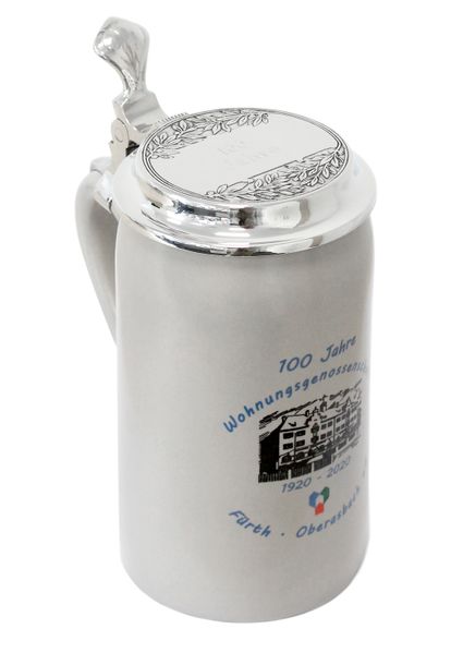Datei:Jubiläumskrug Wohnungsgenossenschaft.jpg
