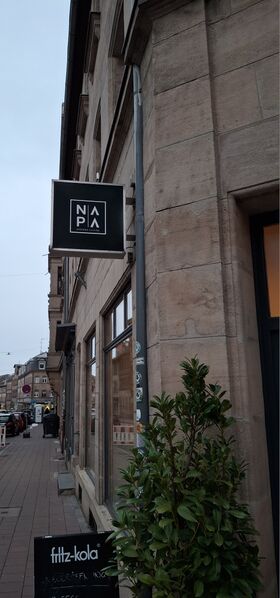 Datei:NA-PA Gaststättenschild.jpg