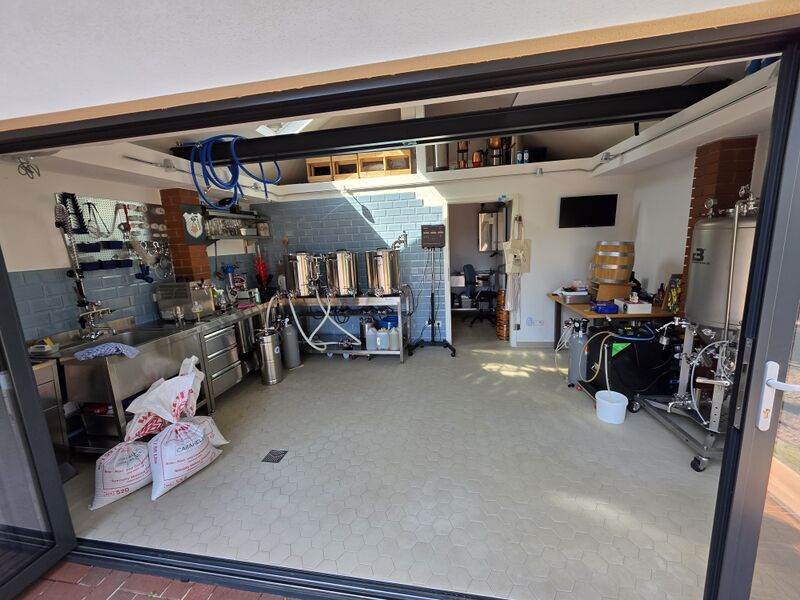 Datei:Braustätte Kornblumenbrau Gesamtansicht.jpg