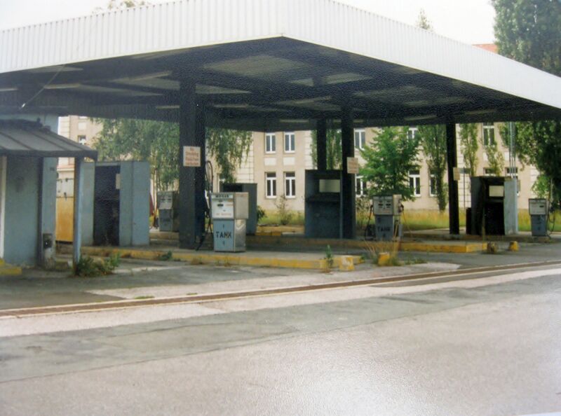 Datei:Tankstelle-19980000-ca-fdk-052-mai.jpg