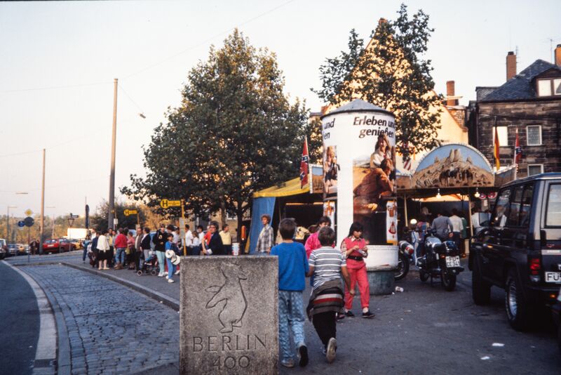 Datei:NL-FW 05 0013 KP Schaack Fuerther Kirchweih-Auskehr 16.10.1986.jpg