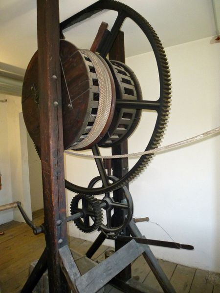 Datei:Rathaus Lastenaufzug 2018.JPG