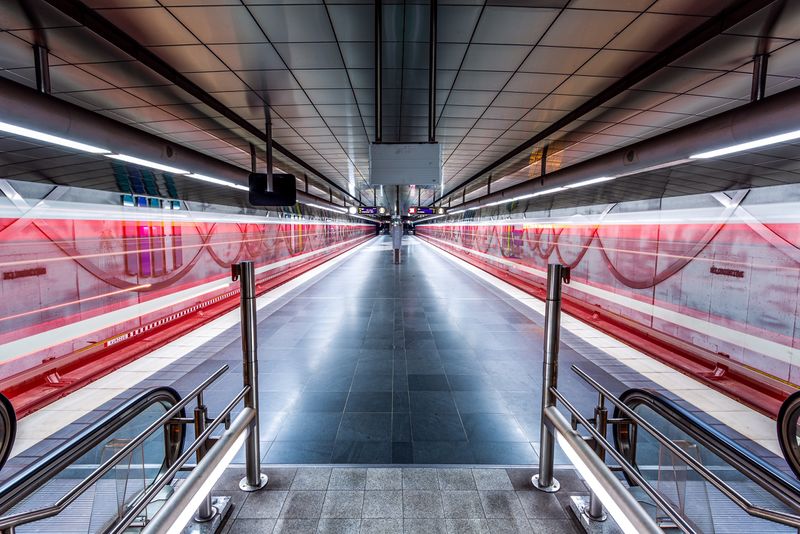 Datei:U-Bahnhof Klinikum.jpg