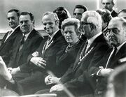 NL 16-127-165 Scherzer Grete Schickedanz Ehrenbürgerin 15 Okt 1981.jpg