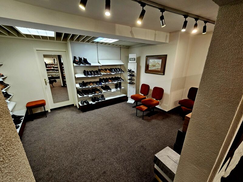 Datei:Schuhhaus Oehrlein VerkaufsraumI.jpg