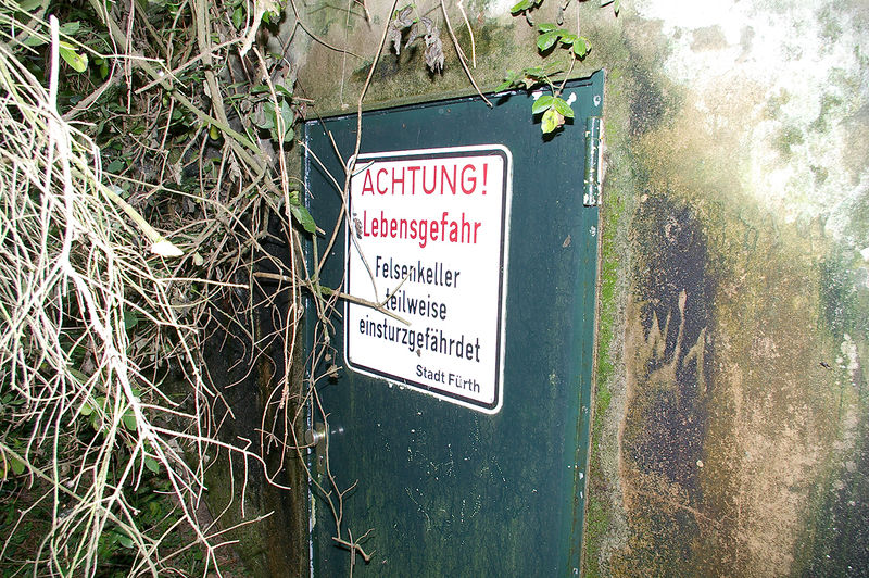 Datei:Bierkeller Burgfarrnbach 24.jpg