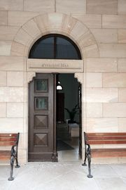 Eingang Kolumbarium März 2020.jpg