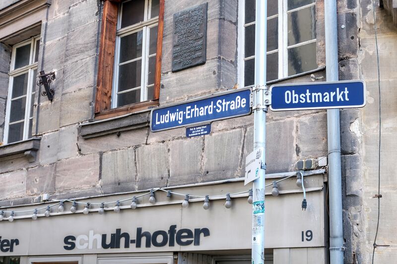 Datei:Schuh Hofer Okt 2017.jpg