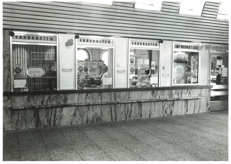 Datei:Hauptbahnhof 1982 (15).jpg