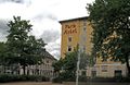 Blick von Osten auf das <a class="mw-selflink selflink">Parkhotel</a> in der <!--LINK'" 0:43--> 15, im Vordergrund die Dr.-Konrad-Adenauer-Anlage mit Brunnen, 2013