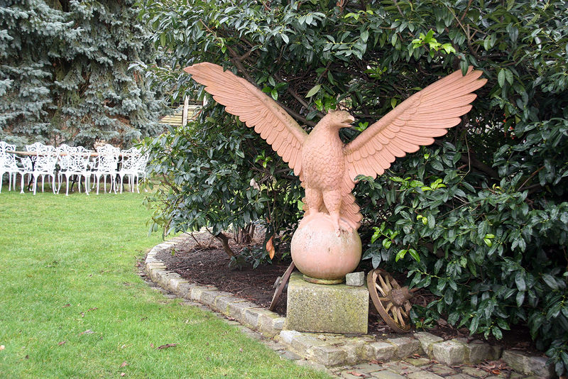 Datei:Brauereiadler Burgfarrnbach 2016.jpg