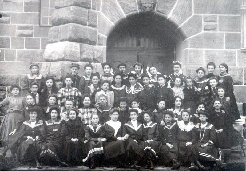 Datei:Hoehere Maedchenschule 1907.jpg