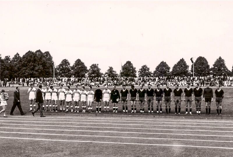 Datei:Sportplatz, Fußball.jpg