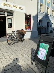 Whisky ToGo Verkauf COVID 19 April 2020.jpg