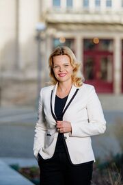 DrSilviaStolz c dolphin-photography-16klein.jpg