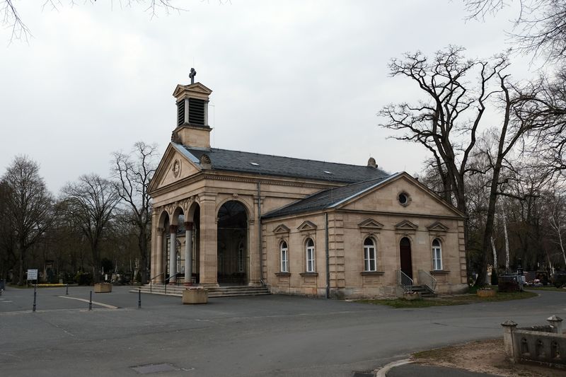 Datei:Aussegnungshalle Friedhof Mrz 2020.jpg
