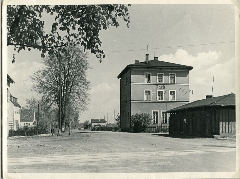 Datei:Bahnhof Vach 1.jpg
