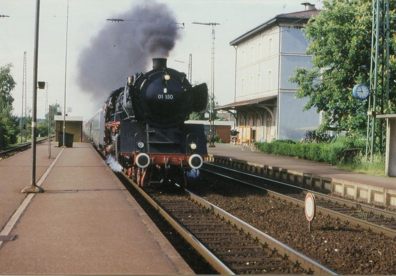 Datei:Bahnhof Vach 18.jpg