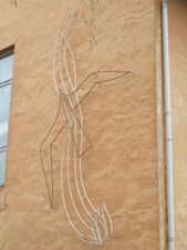 Schule Burgfarrnbach Drahtplastik.JPG