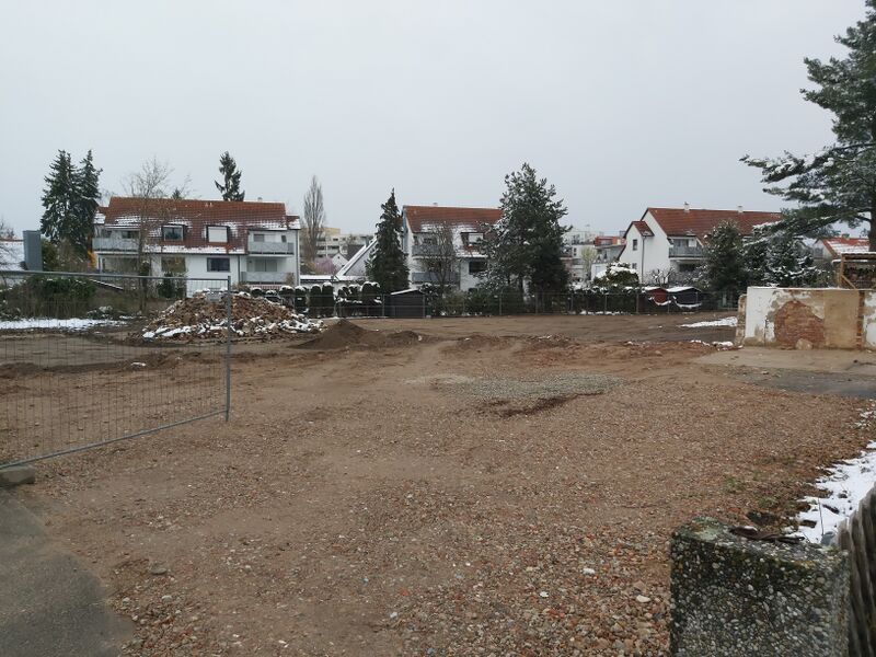 Datei:20220402 Leeres Grundstück01.jpg