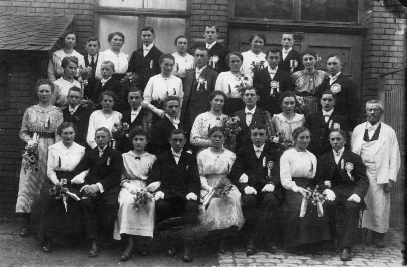 Datei:Tanzkurs im Schützenheim.jpg