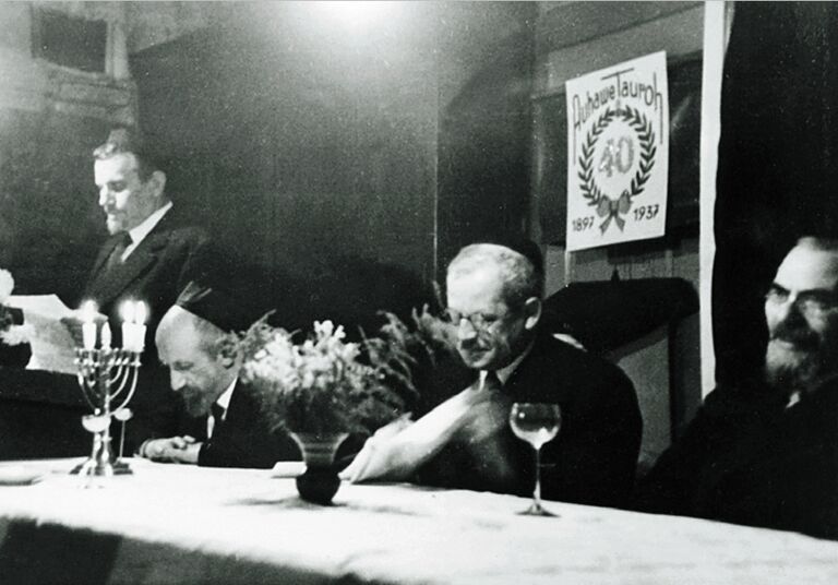 „Auhawe Tauroh“ 40 Jahre, mit Rabbiner Breslauer .jpg