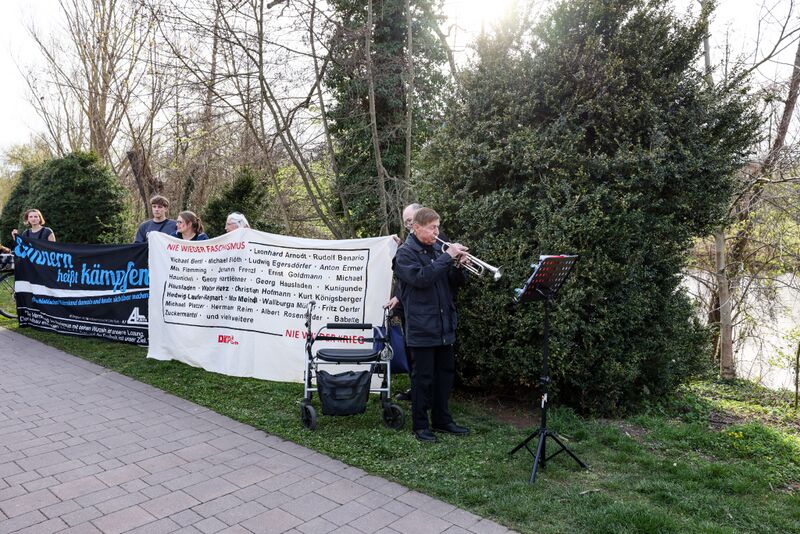 Datei:Benario Gedenken April 2022.jpg