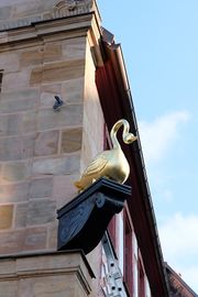 Goldener Schwan Enthüllung Nov 2019 5.jpg