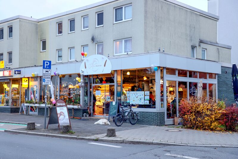 Datei:Cafe Chapeau Dez 2022.jpg